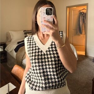 Nordstroms - BP sweater vest - size Xs